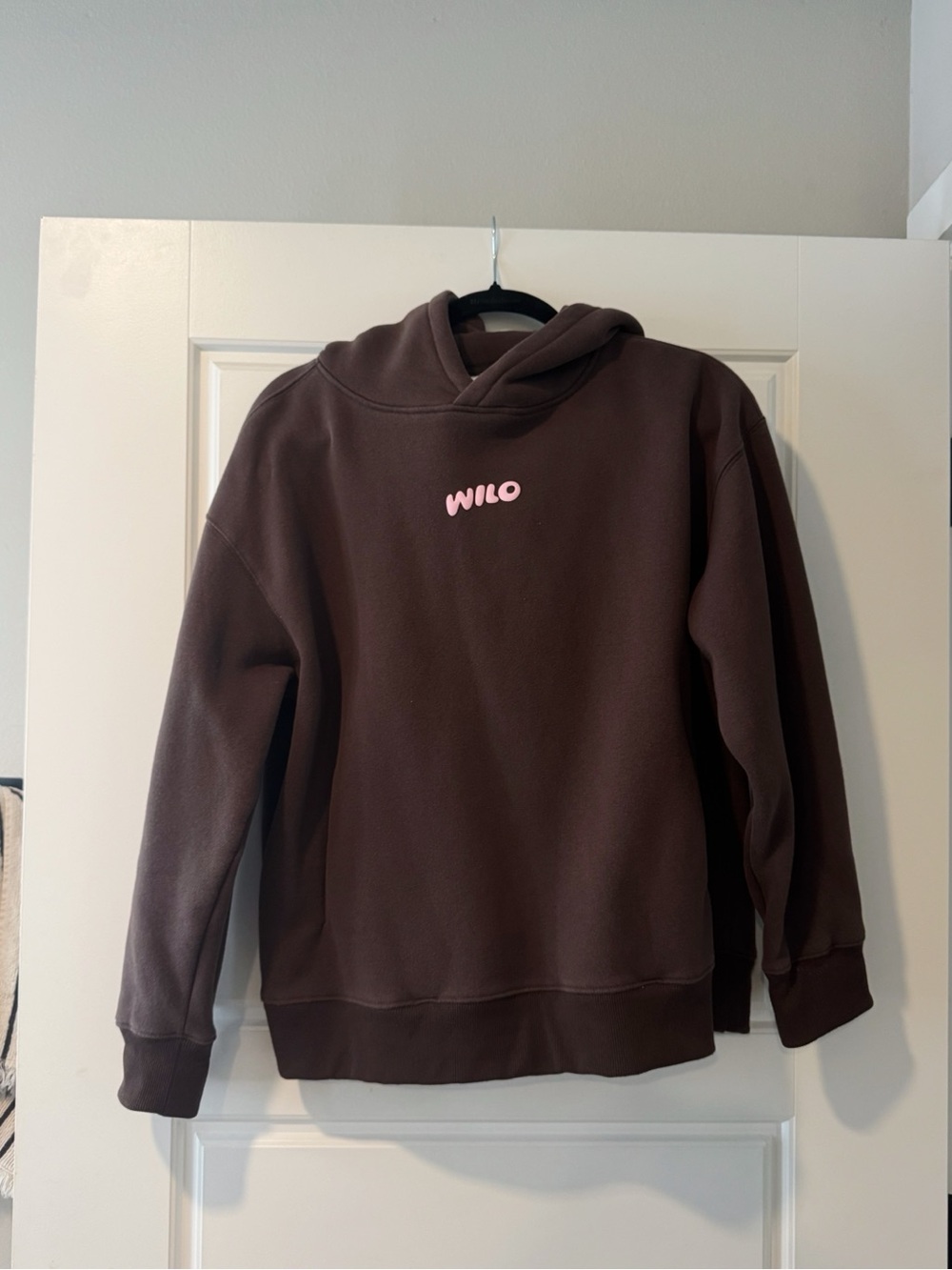 NEW / NWOT - WILO Brown Pullover Hoodie with Pink Logo - Picture 3 of 5